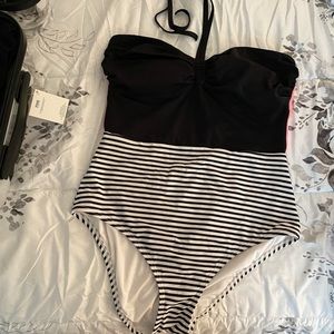 ⭐️Swimsuit! Strapless Victoria secret 🤫 ⭐️  strapless